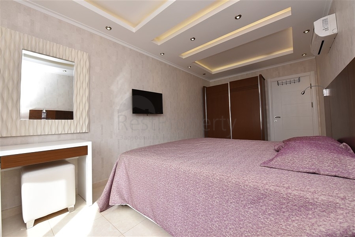 شقة غرفة وصالة مفروشة - ضمن مجمع سكني في كاستل / الانيا 