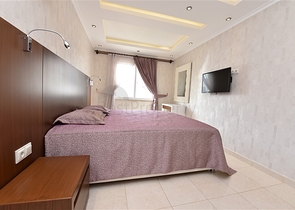 شقة غرفة وصالة مفروشة - ضمن مجمع سكني في كاستل / الانيا 