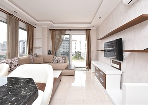 شقة غرفة وصالة مفروشة - ضمن مجمع سكني في كاستل / الانيا 