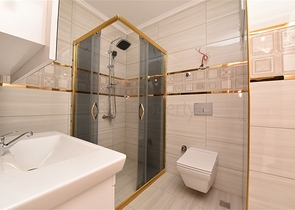 شقة عائلية -3 غرف وصالة مع مطبخ منفصل -في اوبا / الانيا 