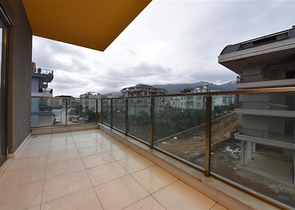 شقة عائلية -3 غرف وصالة مع مطبخ منفصل -في اوبا / الانيا 