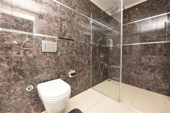 مجمع على البحر مباشرة - شقة مفروشة غرفة وصالة - خدمات متكاملة ضمن المجمع - كاستل / الانيا 