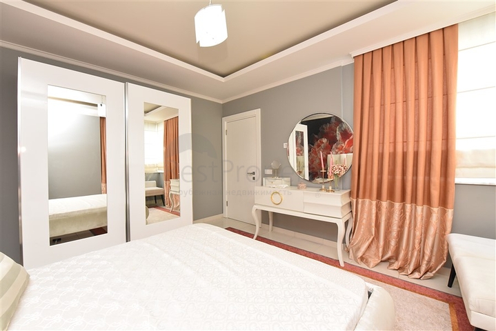 مجمع على البحر مباشرة - شقة مفروشة غرفة وصالة - خدمات متكاملة ضمن المجمع - كاستل / الانيا 