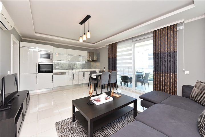 مجمع على البحر مباشرة - شقة مفروشة غرفة وصالة - خدمات متكاملة ضمن المجمع - كاستل / الانيا 