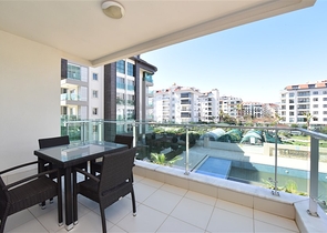 مجمع على البحر مباشرة - شقة مفروشة غرفة وصالة - خدمات متكاملة ضمن المجمع - كاستل / الانيا 