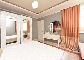 مجمع على البحر مباشرة - شقة مفروشة غرفة وصالة - خدمات متكاملة ضمن المجمع - كاستل / الانيا 