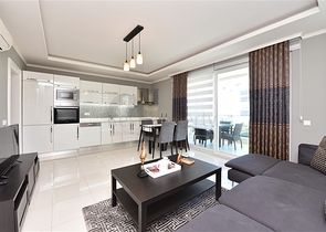 مجمع على البحر مباشرة - شقة مفروشة غرفة وصالة - خدمات متكاملة ضمن المجمع - كاستل / الانيا 