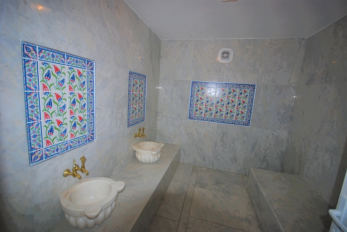 اطلالة مفتوحة -دوبلكس غرفتين وصالة ضمن مجمع سكني في محمودلار/ الانيا 