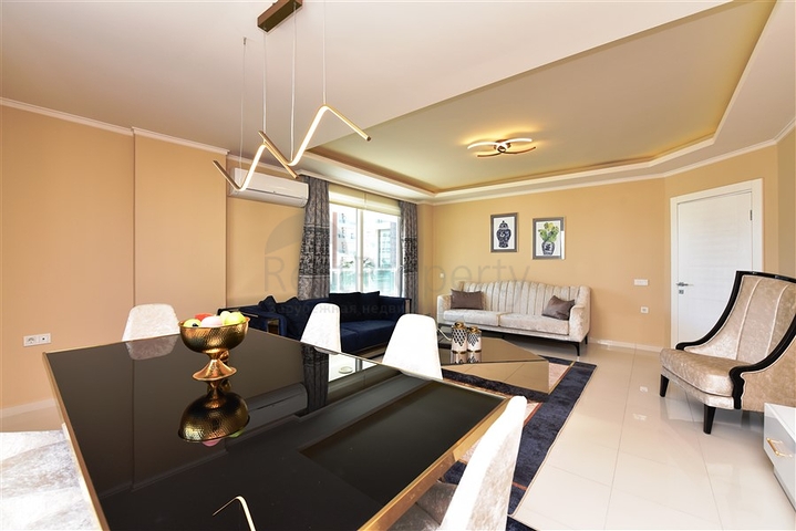 مجمع على البحر مباشرة - شقة غرفتين وصالة مفروشة - في كاستل / الانيا 