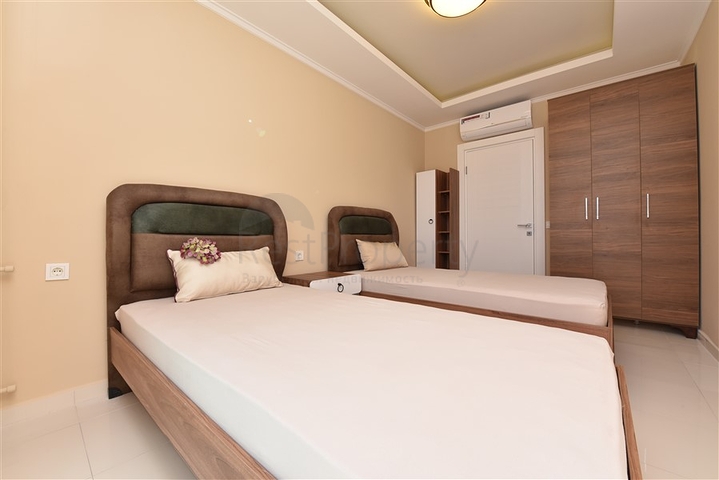 مجمع على البحر مباشرة - شقة غرفتين وصالة مفروشة - في كاستل / الانيا 