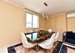 مجمع على البحر مباشرة - شقة غرفتين وصالة مفروشة - في كاستل / الانيا 