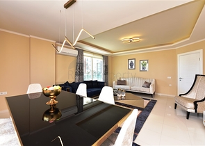 مجمع على البحر مباشرة - شقة غرفتين وصالة مفروشة - في كاستل / الانيا 