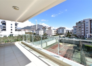 مجمع على البحر مباشرة - شقة غرفتين وصالة مفروشة - في كاستل / الانيا 