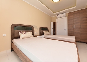 مجمع على البحر مباشرة - شقة غرفتين وصالة مفروشة - في كاستل / الانيا 