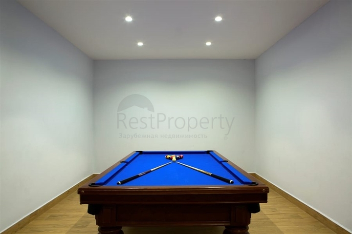 مناسبة للاستثمار - شقة غرفة وصالة مفروشة -ضمن مجمع يضم كافة الخدمات في مركز الانيا 