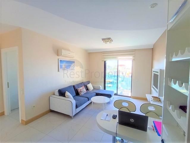 مناسبة للاستثمار - شقة غرفة وصالة مفروشة -ضمن مجمع يضم كافة الخدمات في مركز الانيا 