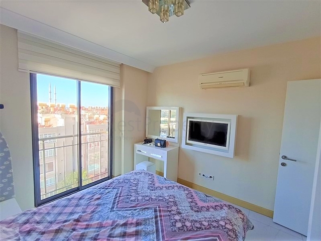 مناسبة للاستثمار - شقة غرفة وصالة مفروشة -ضمن مجمع يضم كافة الخدمات في مركز الانيا 