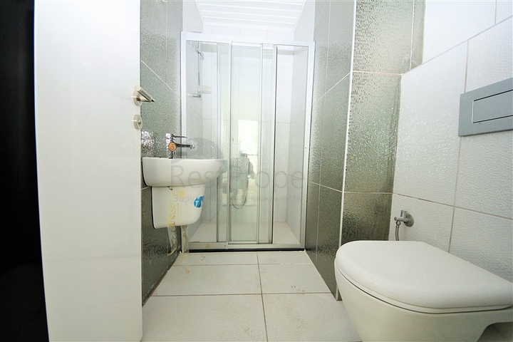 شقة على النهر في الانيا - غرفتين وصالة ضمن مجمع سكني في كاستل / الانيا 