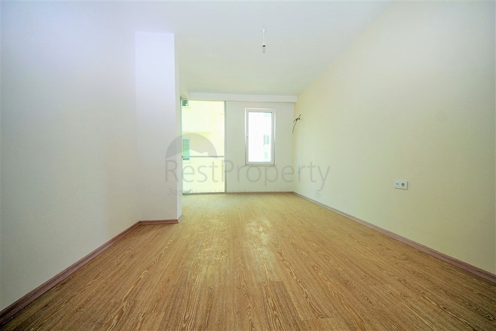 شقة على النهر في الانيا - غرفتين وصالة ضمن مجمع سكني في كاستل / الانيا 