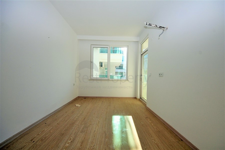 شقة على النهر في الانيا - غرفتين وصالة ضمن مجمع سكني في كاستل / الانيا 