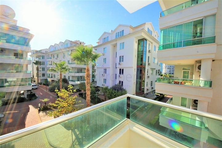 شقة على النهر في الانيا - غرفتين وصالة ضمن مجمع سكني في كاستل / الانيا 