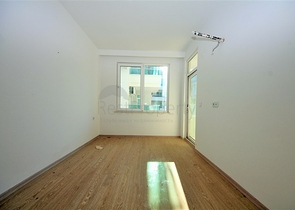 شقة على النهر في الانيا - غرفتين وصالة ضمن مجمع سكني في كاستل / الانيا 