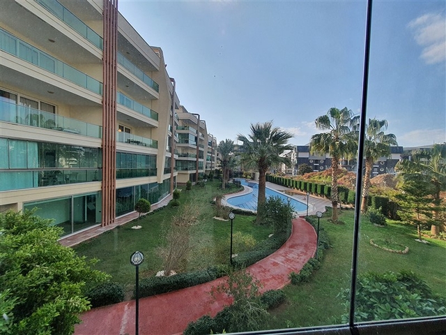 شقة غرفة وصالة مفروشة -ضمن مجمع انيق - في اوبا / الانيا 