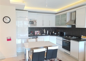 شقة غرفة وصالة مفروشة -ضمن مجمع انيق - في اوبا / الانيا 