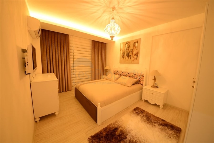 شقة غرفتين وصالة - مفروشة - ضمن مجمع يضم كافة الخدمات - في محمودلار / الانيا 