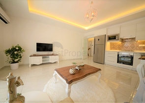 شقة غرفتين وصالة - مفروشة - ضمن مجمع يضم كافة الخدمات - في محمودلار / الانيا 