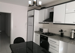 ضمن مجمع فاخر - شقة غرفتين وصالة مفروشة - مطبخ منفصل - في محمودلار / الانيا 