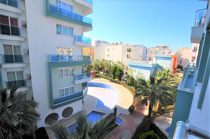 شقة غرفتين وصالة - ضمن مجمع سكني في محمودلار / الانيا 