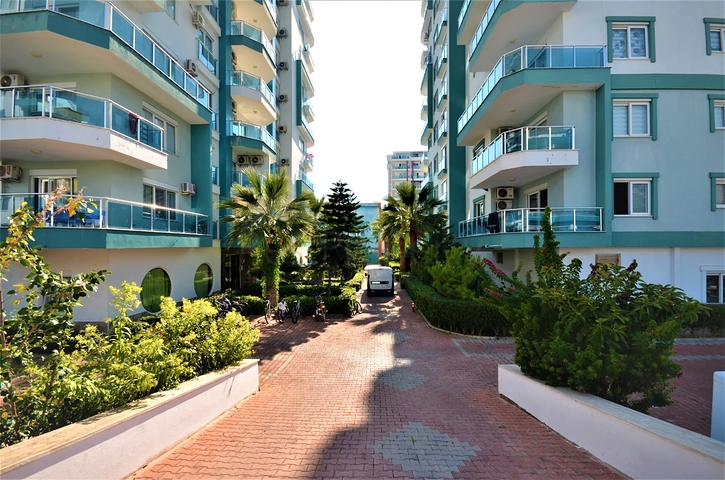 شقة غرفتين وصالة - ضمن مجمع سكني في محمودلار / الانيا 