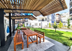 شقة غرفتين وصالة -ضمن مجمع جديد - في مركز الانيا 