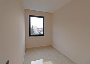 شقة غرفتين وصالة -ضمن مجمع جديد - في مركز الانيا 