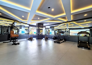 شقة غرفتين وصالة -ضمن مجمع جديد - في مركز الانيا 