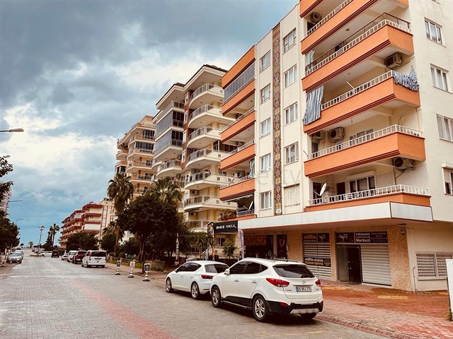 شقة غرفتين وصالة مفروشة - قريبة من البحر والاسواق- في محمودلار / الانيا 