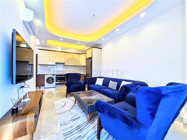 مجمع يضم كافة الخدمات - شقة غرفة وصالة مفروشة - في محمودلار / الانيا 