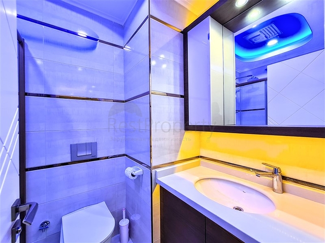 مجمع يضم كافة الخدمات - شقة غرفة وصالة مفروشة - في محمودلار / الانيا 