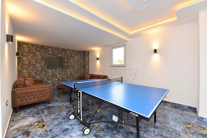 شقة غرفة وصالة - ضمن مجمع سكني جديد - في محمودلار / الانيا 