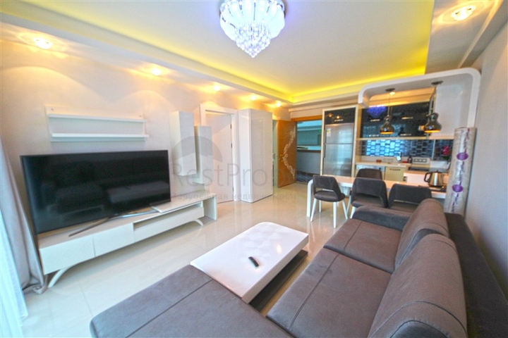 اطلالة بحر - شقة غرفة وصالة مفروشة - ضمن مجمع 5 نجوم في محمودلار / الانيا 