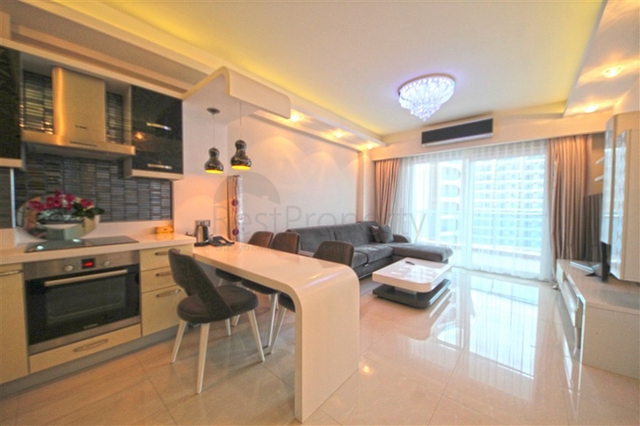 اطلالة بحر - شقة غرفة وصالة مفروشة - ضمن مجمع 5 نجوم في محمودلار / الانيا 