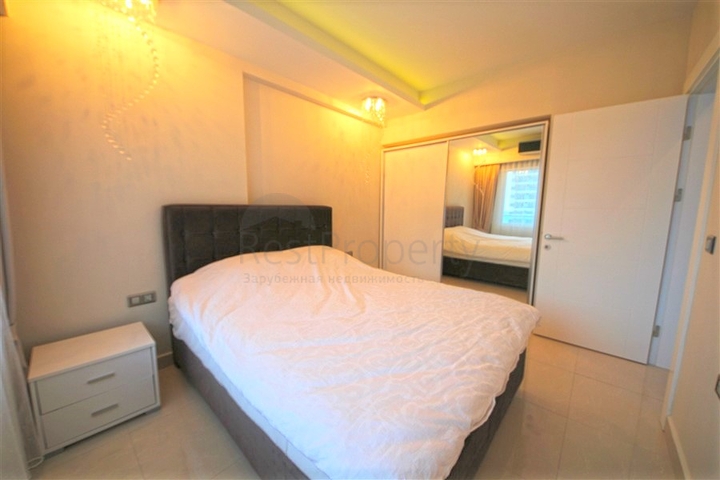 اطلالة بحر - شقة غرفة وصالة مفروشة - ضمن مجمع 5 نجوم في محمودلار / الانيا 