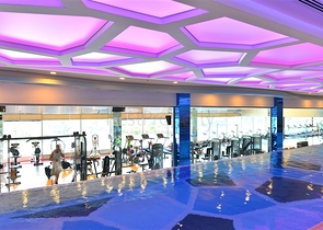 اطلالة بحر - شقة غرفة وصالة مفروشة - ضمن مجمع 5 نجوم في محمودلار / الانيا 