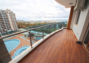 اطلالة بحر - شقة غرفة وصالة مفروشة - ضمن مجمع 5 نجوم في محمودلار / الانيا 