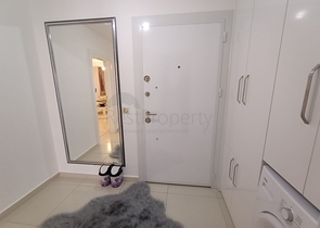 شقة مفروشة - غرفة نوم وصالة -ضمن مجمع يضم خدمات - في محمودلار / الانيا 