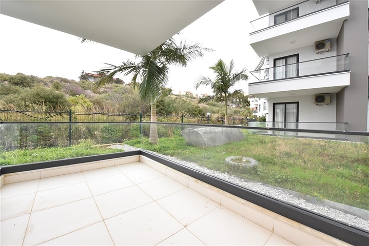 دوبلكس ارضية - 3 غرف وصالة مفروشة - ضمن مجمع 5 نجوم في كاستل / الانيا 