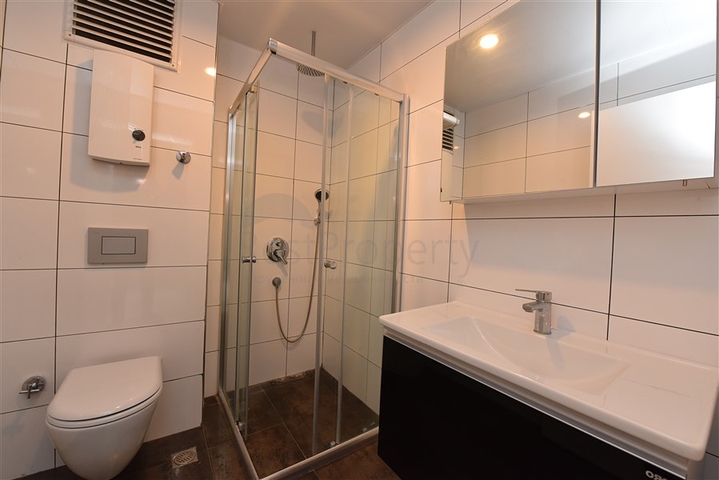 دوبلكس ارضية - 3 غرف وصالة مفروشة - ضمن مجمع 5 نجوم في كاستل / الانيا 