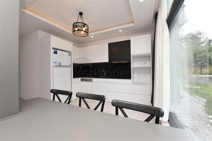 دوبلكس ارضية - 3 غرف وصالة مفروشة - ضمن مجمع 5 نجوم في كاستل / الانيا 