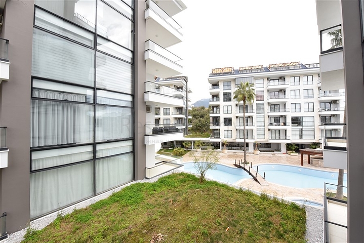 دوبلكس ارضية - 3 غرف وصالة مفروشة - ضمن مجمع 5 نجوم في كاستل / الانيا 